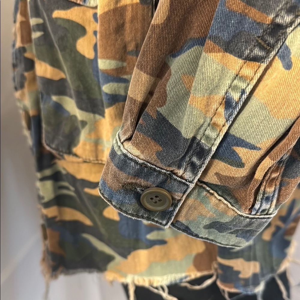 Topshop Women’s Camo Cropped Denim Jacket. Cotton. Size 4. - Picture 7 of 12